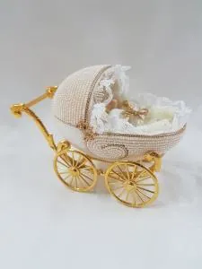Beaded Pram, a decorated egg kit design