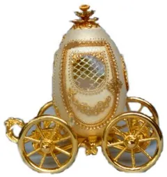 Bridal Coach: decorated goose egg design