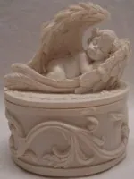 Cherub In Wings W/Pin Box, 100mm High x 90mm Wide (CHERPBB)