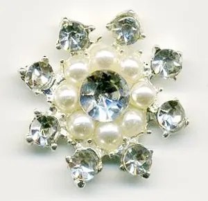 Cluster Flower Pearl/Crystal 20mm, 20mm Diameter (ECLU05)