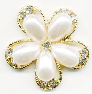 Cluster Flower Pearl/Crystal Petals 25mm, 25mm Diameter (ECLU06)