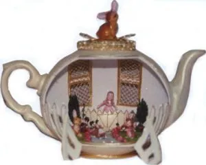 English Garden: decorated ostrich egg design