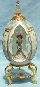Laurel Egg: decorated emu egg design