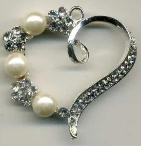 Lucky Charm Heart Lg Pearls/Rhinestones, 40mm Wide (JCHA6)