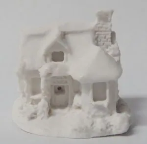 Miniature Cottage w/windows 1 1/4inch, 37mm Length x 35mm High (3.7cm x 3.5cm) (MHO04)