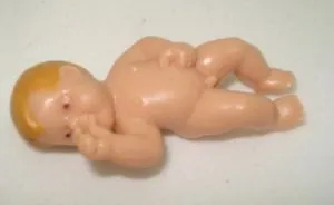 Miniatures - Baby Boy Lying, 45mm Long (BAB09)