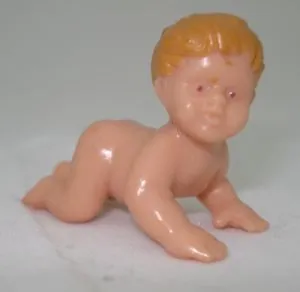 Miniatures - Baby Girl Crawling H/K, 30mm High (BAB07)