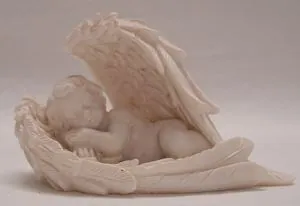 Miniatures- Cherub In Angel Wings, 40mm High x 70mm Wide (CHER3B)