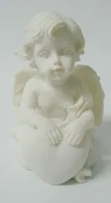 Miniatures- Cherub With Heart A, 60mm High x 40mm Wide (CHERH2A)