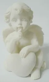 Miniatures- Cherub With Heart C, 60mm High x 40mm Wide (CHERH2C)