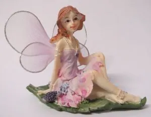Miniatures Fairy on Leaf A, 60mm (6cm High) (FAILEAF2A)