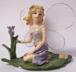 Miniatures Fairy on Leaf D, 60mm (6cm High) (FAILEAF2D)