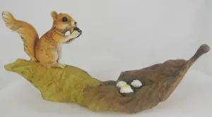 Miniatures - Squirrel on Leaf, 55mm High x 120mm Long (5.5cm x 12cm) (MA08)