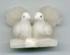 Miniatures - Wedding Doves, 25mm High x 30mm Wide (2.5cm High x 3cm Wide) (MW06)