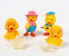 Miniatures - Yellow Chicks Set 4, 25-30mm High (2.5-3.0cm / 1"-1 1/4" High) (ME01)
