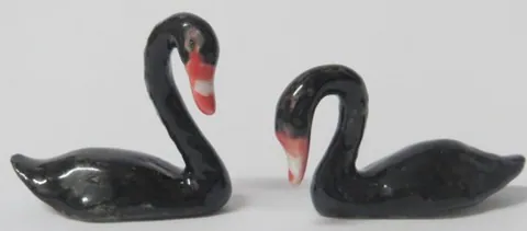 Porcelain Black Swan Set 2, 25-30mm Wide x 20-25mm High (MPOR26)