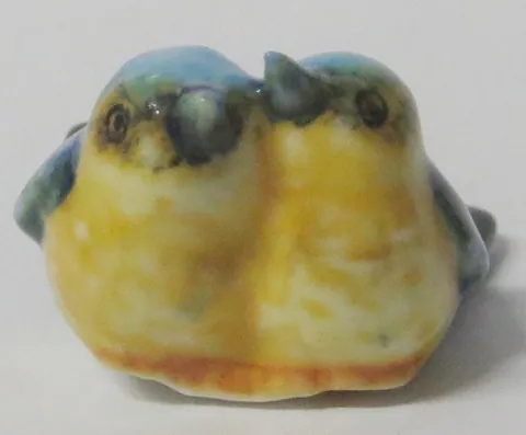 Porcelain Love Bird, 15mm High x 20mm Wide (MPOR5)