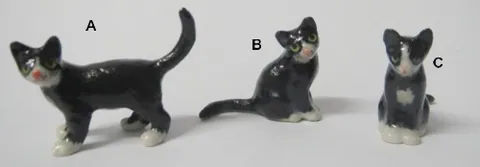 Porcelain Mini Black Cat, 25mm High x 30mm Wide (MPOR20)
