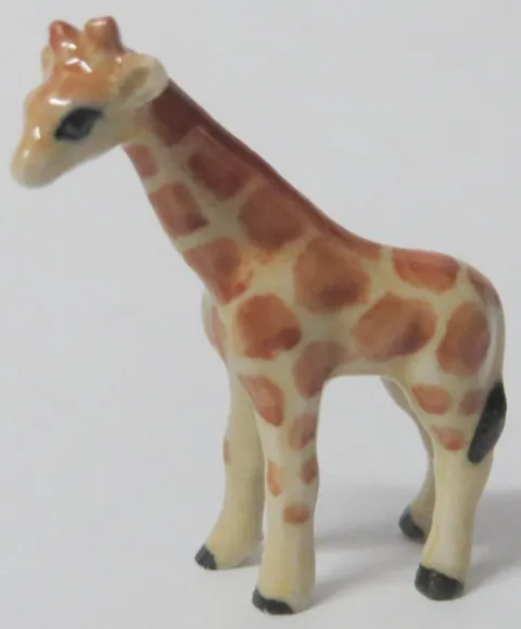 Porcelain Mini Giraffe Standing, 20-25mm High (MPOR25)