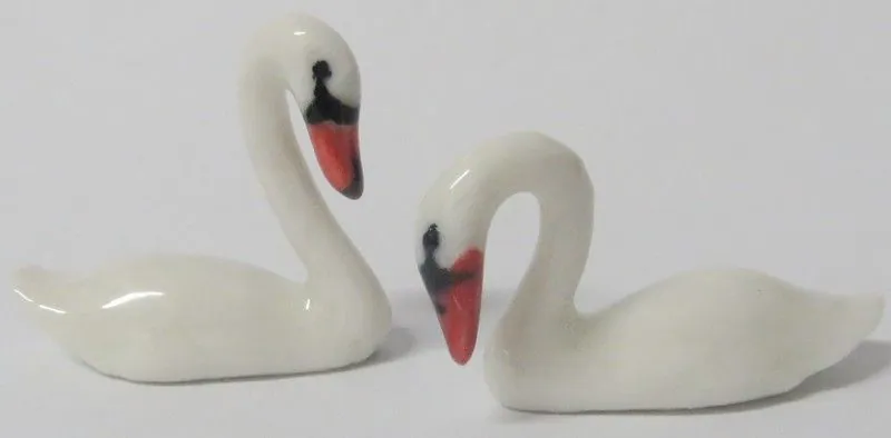 Porcelain White Swans Set 2, 25-30mm Wide x 20-25mm High (MPOR1)