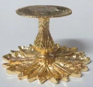 Stand Metal Gold Plated, 50mm High x 85mm Wide (SE43)