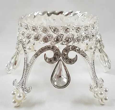 Stand Silver W/Crystal Pearl Stones, 45mm (4.5cm) Height (SE53CRY)