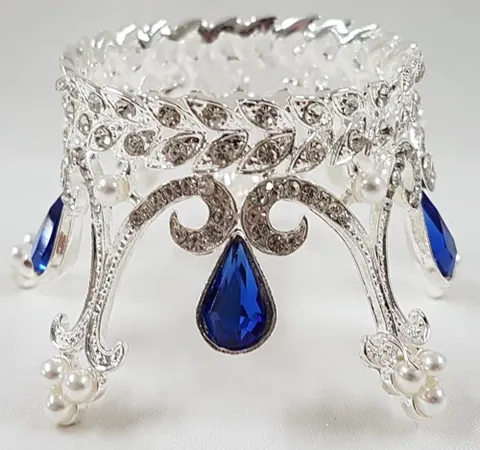 Stand Silver W/Sapphire Pearl Stones, 45mm (4.5cm) Height (SE53SAP)