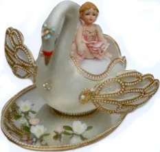 Swan Eggspress: decorated emu egg design