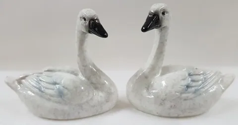 Twin Love Swans, 50mm High (5cm High) (SWANL)